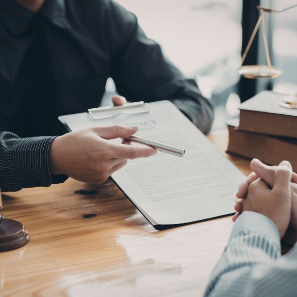 Why You Should Work with Modern Law